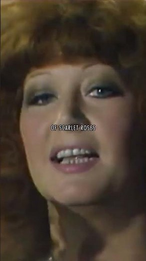Alla Pugacheva - Million Of Scarlet Roses, Footage From 1983