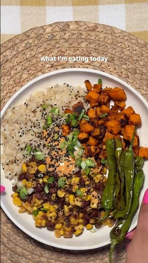 Sweet potatoes and black beans rice bowl