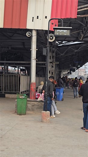 टनकपुर से सिंगरौली के बीच चलने वाली त्रिवेणी एक्सप्रेस | Train journey by tech