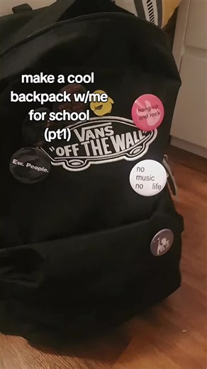I'll make more parts guys!! #backpack #vansoffthewall #fypppppppppppppp #xyzabc #diy