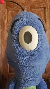 SIDEWALK SLAPS MAN IN FACE? ALIEN REACTS! BLOOOB #shorts