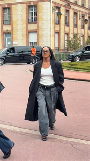 51K views · 1.5K reactions | The stars have arrived for @jackmccollough and @lazro’s @loewe debut at Paris Fashion Week, including @solangeknowles, @mssarahcatharinepaulson, @brittle, @yarashahidi, @itsparkerposey, and @sarah_snook. For more, follow along in our stories. | W Magazine | Facebook