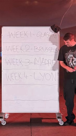 Guettapen on Instagram: "IT’S OFFICIAL 🤩 Fred Again.. passera donc officiellement par Lyon vendredi prochain à l’occasion de son exceptionnelle tournée : 10 concerts dans 10 villes, en 10 semaines pour la promotion de la sortie de « USB002 », son nouvel album 🙌 Et cela se passera dans la Halle Tony Garnier avec en guests Floating Points et Caribou 🥰 Alors, qui est chaaaaud ? 👀 🎥 Fred Again.."