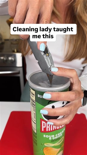 🙌 Clever Resourceful Pringles Can Trick #lifehacks #cleanhome #recycling | Randy & Mandy