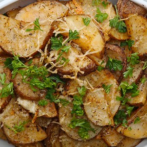 Roasted Garlic Parmesan Potatoes FULL RECIPE: http://bzfd.it/2cz5RZ8 | Tasty