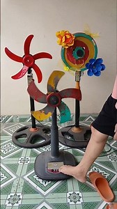 Testing a round propeller with a flower design against the three original blades.