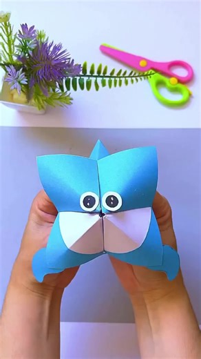 Art and craft with frog making #art #eyes #paper #frogs#yearontiktok