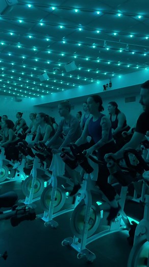 Indoor Cycling Group Workout Classes