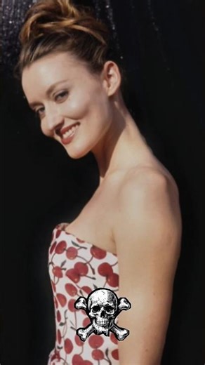 Young Female Actresses of the 90s | Beauty, Fame & Forgotten Stardom