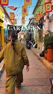 LOS MEJORES HOSPEDAJES EN CARTAGENA COLOMBIA 🇨🇴 @nuestracartagena es la guía perfecta para tu viaje! 1. @casalolacartagena un hotel bellísimo en el barrio de Getsemaní, es un hotel boutique de lujo con acabados muy artísticos y cocina Gourmet. Cuenta con 26 habitaciones y sus precios rondan entre $4700 pesos mexicanos 2. @hotelaguabaru en las islas de Barú, a 50 min de Cartagena, un lugar precioso donde puedes relajarte y disfrutar de vistas al mar, cocina increíble y estancias de lujo. Cuenta