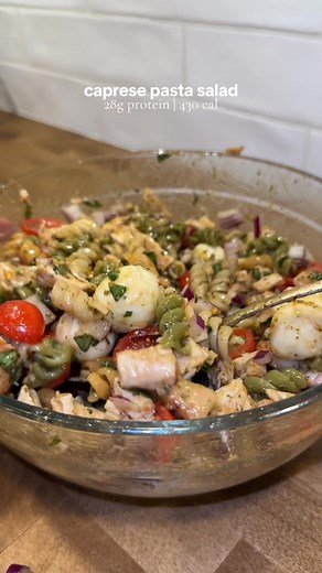 caprese chicken pasta salad 🔥 all you need is - 1 box Betty Crocker s... | Healthy Kitchen