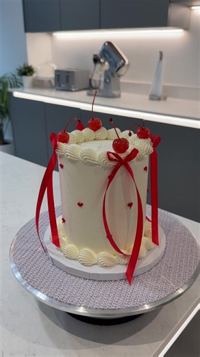 Valentine’s Cake Inspiration for a Sweet Celebration
