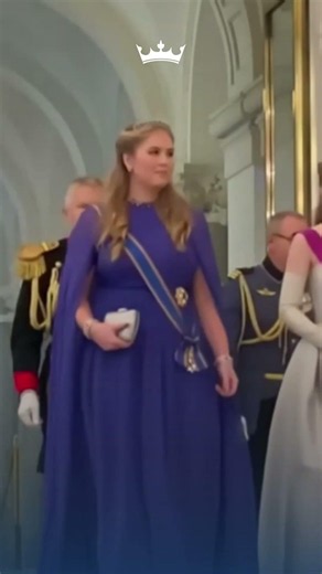 Descubre las grandes historias de la realeza con Royalworld: dinastías, palacios, poder y legado.