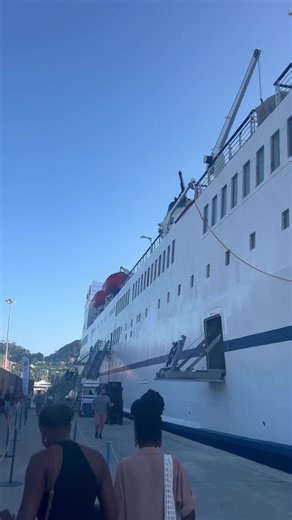 World’s Largest Floating Library #LogosHopeGrenada #vlog