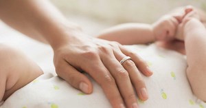 Comment changer la couche d’un bébé ? (vidéo)