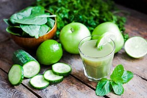 Blender Babes shares Martha Stewart's Green Juice.