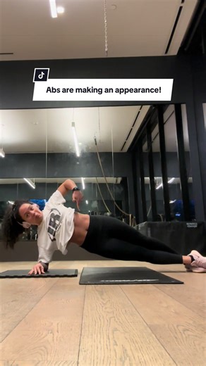 Day 24 of 75! Abs are starting to look a bit more defined 🕺🏽 let me know if ya want the full core routine. But let me clarify that this progress was built in the kitchen! Although I do still slip up and have some ice cream, cake and cookies 🤭 I have the biggest sweet tooth but we’re still out here! #abs #core #75hardjourney