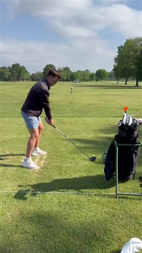 Couple swings from the range yesterday. Really trying to get the wrists to roll through the swing. Working on alignment and creating that shallow feel. Swing feels good so far. #golf