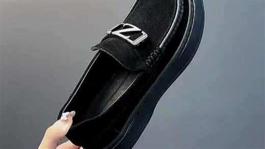 U7鞋子，加厚网布鞋舌，贴合脚背穿脱便