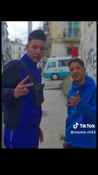 دعوات لتحرير الأهل والأصدقاء