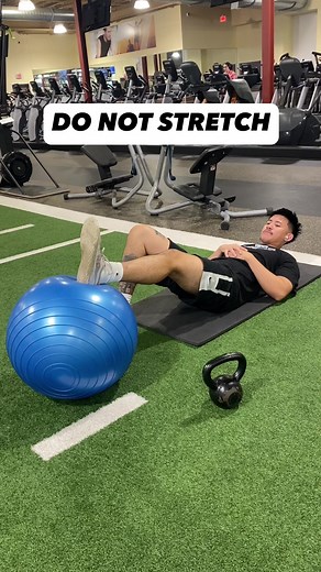 Ever pull your hamstring when running? 🚨DO NOT RESORT TO STRETCHING A pulled hamstring is one of the most common injuries when running. A pulled hamstring occurs when the muscle is stretched too far with excessive load. STRETCHING WOULD NOT HELP. Depending how bad the tear is, you should rest for 2-5 days to allow the muscle to heal. Then the first phase of rehab is isometrics. Isometrics will allow you to strengthen the hamstring without putting too much stress on the muscle. This is only the 