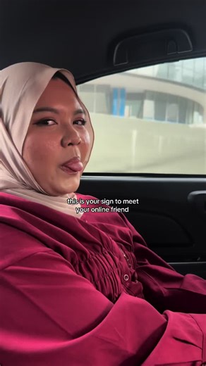 First Meeting with Online Friends: A Fun Experience