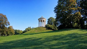 Exploring Munich’s scenic city park on foot
