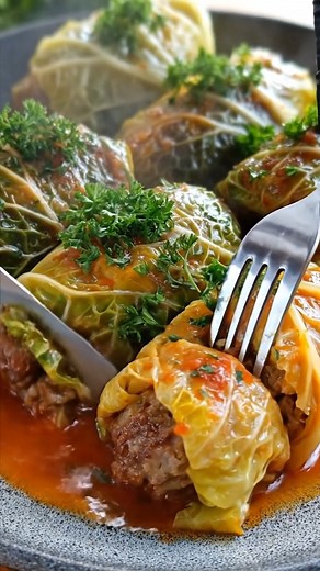 105K views · 981 reactions | ROLLITOS DE CARNE CON HOJAS DE REPOLLO INGREDIENTES 1 repollo grande (hojas separadas y escaldadas) 500 g de carne de res molida 200 g de arroz crudo RECETA COMPLETA EN EL PRIMER COMENTARIO | Receta fácil | Facebook