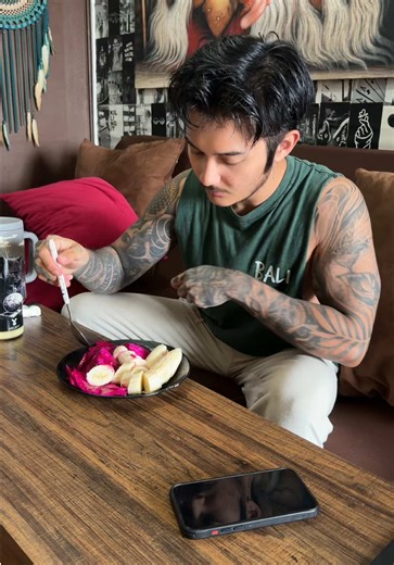 Seperti biasa Buah naga Pisang