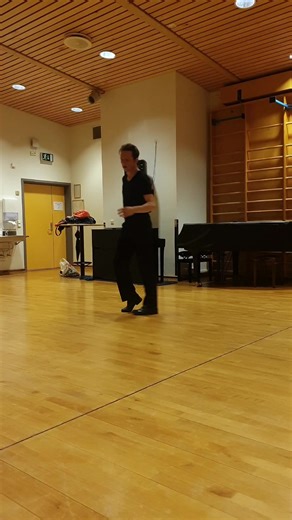 Showing the kids the sidewalk #michaeljackson #dancing #kingofpop #kentolaf #fypg