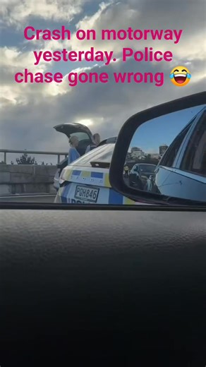 Lmao at least his window wipers are still working ☠️🤣 #Crash #Auckland #PoliceChase | Checkpoint Watch Auckland