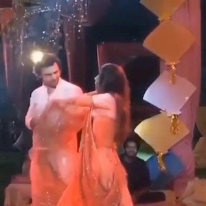 384K views · 2.5K reactions | Farhan Saeed and Urwa Hocane showing their move at their friend wedding #FarhanSaeed #UrwaHocane | Showbiz Buzz | Facebook