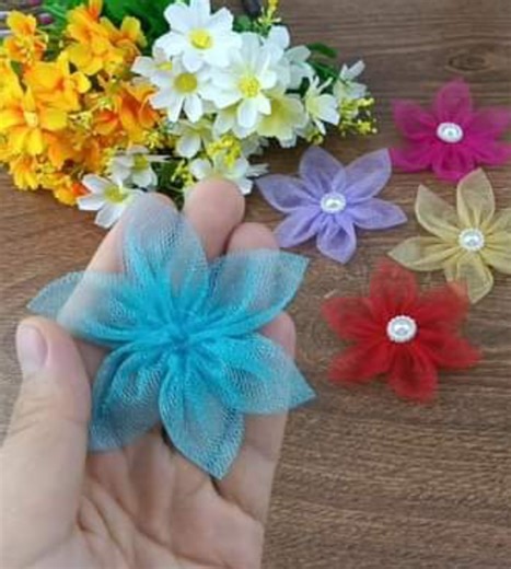 68K views · 427 reactions | Tulle flowers for clothing decoration | Flores de tul para decoración de rope | Hobby Knitting | Facebook