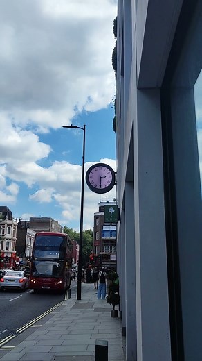 The Passage of Time in London Street | Clock Close-Up