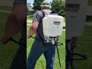 Lawn Clover Control Using Chapin 4-Gallon Backpack Sprayer & Ortho Weed B Gon #lawncare #lawn