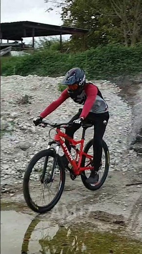 MTB SURPLACE + SCALINATA + SALITA GRADINI NEL FIUME! #btwin #mtbfreeride #mtbfreestyle #rockrider
