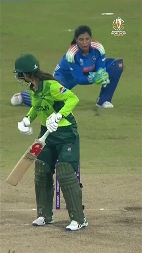 Indian pacers entered ‪@ThumsUpOfficial‬ All Thunder mode and delivered a riveting new ball spell ⚡