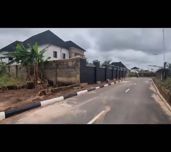 🏡 LAND FOR SALE 🏡 📍 Location: Osongoma Estate (Block E), Uyo 📐 Land Size: 992 SQM 📄 Title: Government Allottee ✨ Located in a serene and well-developed estate ✨ Ideal for residential or investment purposes ✨ Good road accessb & peaceful environment 💰 Price: ₦45,000,000 Net. 08060875948 || WhatsApp ☎️ #property #uyo #akwaibomstate #nigeriansindiaspora #landforsale