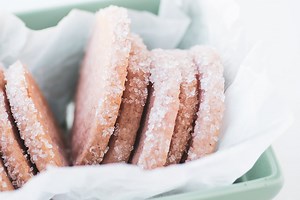 Strawberry Shortbread Cookies • taste like fresh berries!