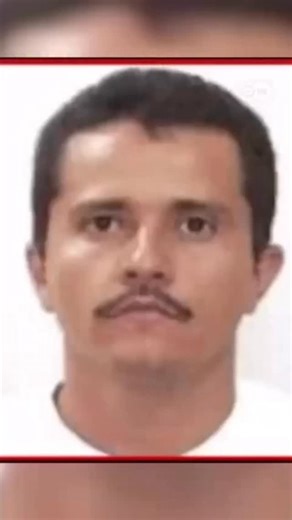 El Ejército de México mata al capo del narco Nemesio Oseguera, alias “El Mencho” El ejército mexicano anunció este domingo que mató al capo del narcotráfico Nemesio Oseguera “El Mencho”, líder del Cártel Jalisco Nueva Generación (CJNG), tras un violento operativo que conmovió al estado de Jalisco. “El Mencho”, de 59 años, era uno de los capos más buscados por México y Estados Unidos, que ofrecía una recompensa de 15 millones de dólares. Era uno de los líderes narco más importantes tras el arrest
