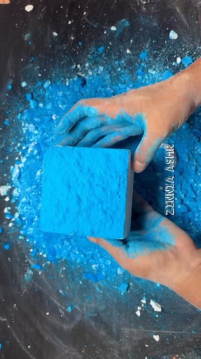 🦋 Fresh GymChalk topped with Blue Holi Powder 🦋 You can shop Fresh GymChalk, silicone moulds, glitter, and powders from me. Shipping Worldwide! — DM for details! . DO NOT REPOST/EDIT MY VIDEOS . . . #oddlysatisfying #zinniaasmr #gymchalk #gymchalkcrushing | Zinnia asmr