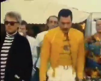 In 1986, Queen performed their last concert with Freddie Mercury. The show took place at Knebworth. More than 120,000 people came to see Freddie and hear Queen live. None of the audience knew that they were witnessing Freddie’s final live performance.