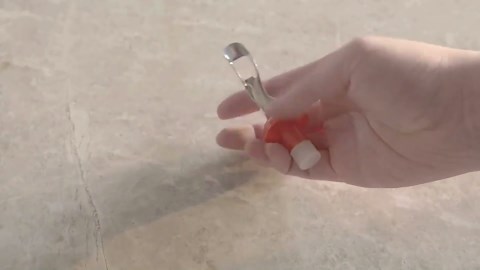 Wine Stoppers, Food-safe Silicone Bottle Stoppers, Expanding Manual Beverage Stopper, Reusable Wine Bottle Corks, Creates Airtight Seal, Assorted Colors 4 Pack (Assorted)