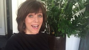 6.9K views · 628 reactions | Ich bin heute ab 18 Uhr auf der EXTRA ­Das RTL-Magazin Fanpage live für Euch da! Freue mich.  | Birgit Schrowange | Facebook