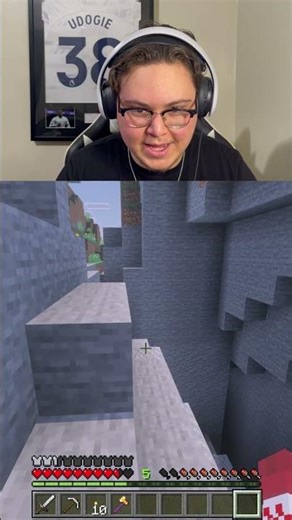 NEVER TRUST A HOE.. IN MINECRAFT #minecraft #shorts
