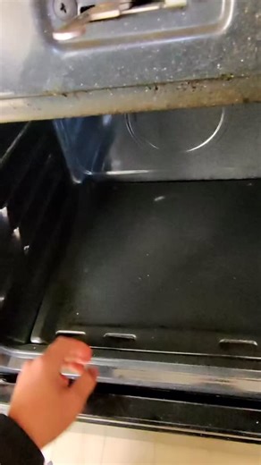 The repairs don’t stop! Even though we’re your go-to spot for brand-new appliances, service is where we got our start — and that’s why you can ALWAYS trust our expertise. We know how these machines work inside and out, and every appliance in our showroom is fully inspected by certified technicians before it ever leaves the shop. Today’s repair: a gas range ignitor swap 🔧🔥 A lot of people get nervous when their oven won’t heat — thinking they’re flooding the house with gas. But in reality? Most