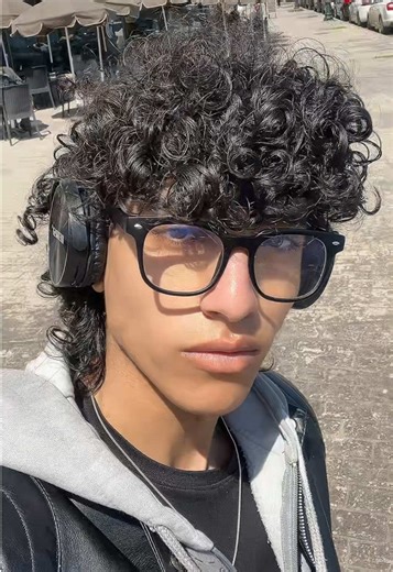 Exploring Curly Hair Styles for Natural Beauty