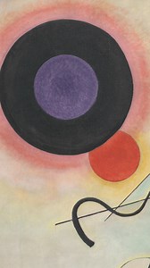 What is the significance of the circle in Kandinsky’s practice? ⚪️ In the 1920s Kandinsky said, “The circle is the synthesis of the greatest oppositions. It combines the concentric and the eccentric in a single form and in balance.” Plan your visit to the Guggenheim to experience “Vasily Kandinsky: Around the Circle”: https://gu.gg/3KT8d46 | Solomon R. Guggenheim Museum