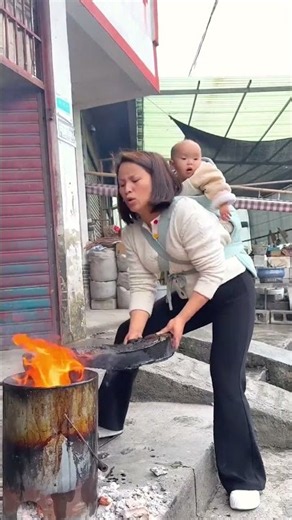 When No One Helps Mom 💔 The Reality of Motherhood #Shorts Copy title