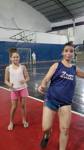 Cris Bento on Instagram: "DANÇANDO COM FANZINHO ..."